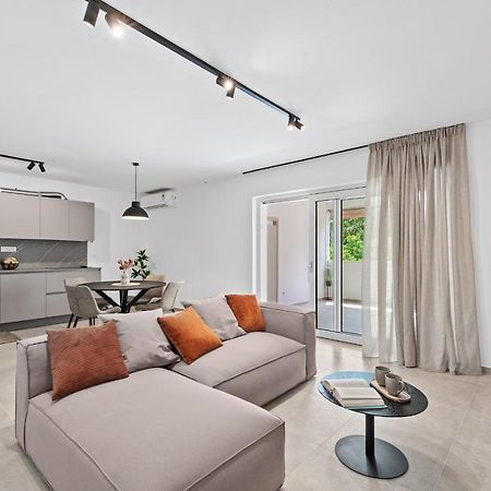 Poli Nona - Renovated In 2023 Apartment โปเรช ภายนอก รูปภาพ