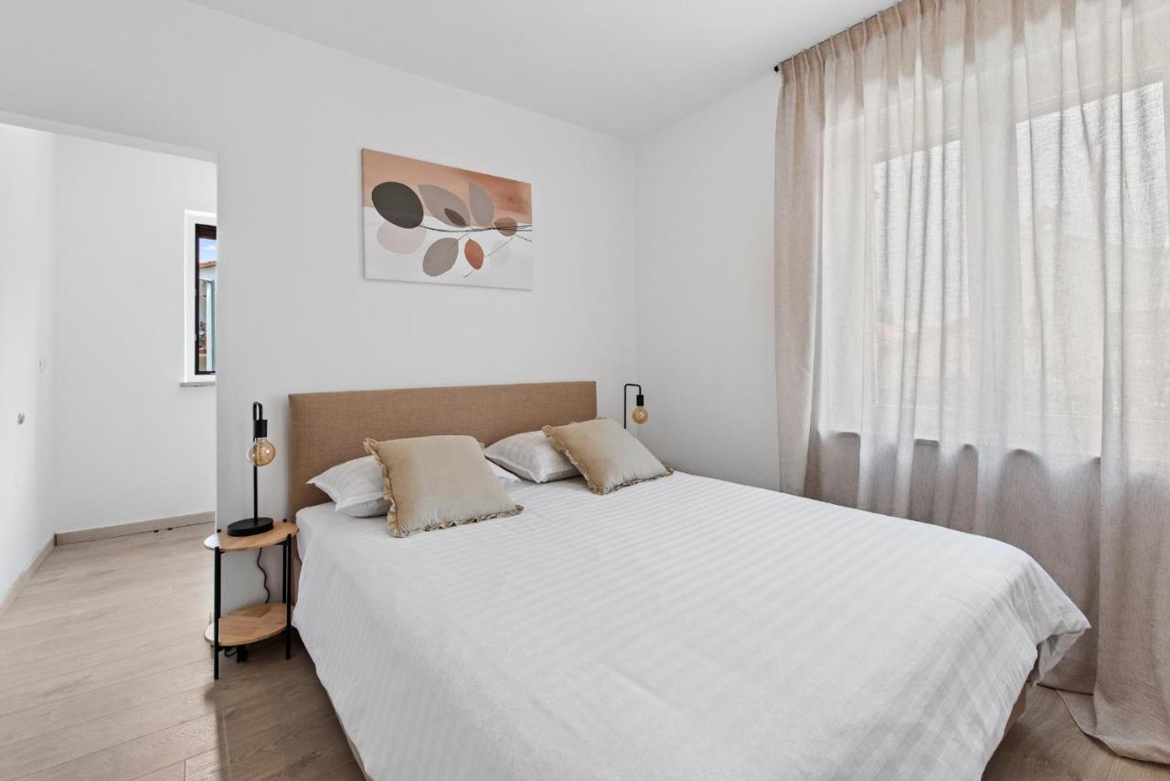 Poli Nona - Renovated In 2023 Apartment โปเรช ภายนอก รูปภาพ