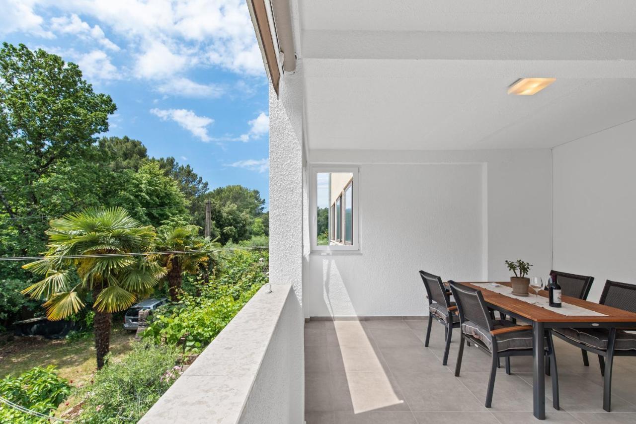 Poli Nona - Renovated In 2023 Apartment โปเรช ภายนอก รูปภาพ