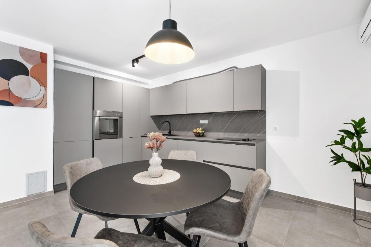 Poli Nona - Renovated In 2023 Apartment โปเรช ภายนอก รูปภาพ