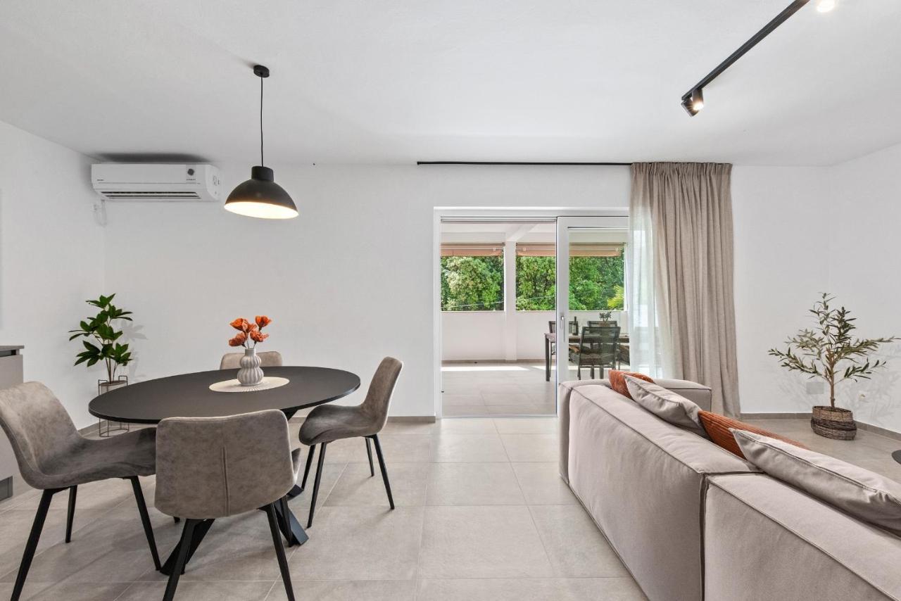 Poli Nona - Renovated In 2023 Apartment โปเรช ภายนอก รูปภาพ