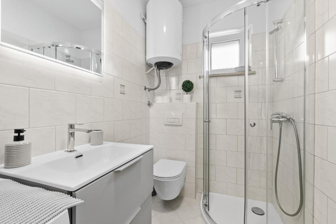 Poli Nona - Renovated In 2023 Apartment โปเรช ภายนอก รูปภาพ